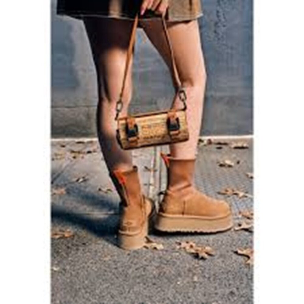 New UGG Australian Women's Chestnut Suede Classic Dipper Boots